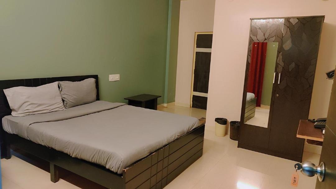 Metro Suites Bangalore Exterior foto